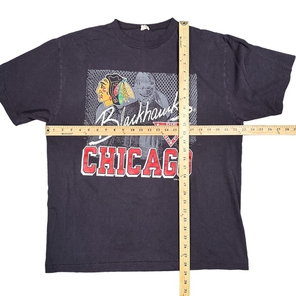 Vintage Black and Red Graphic Tee - Picture 10 of 10